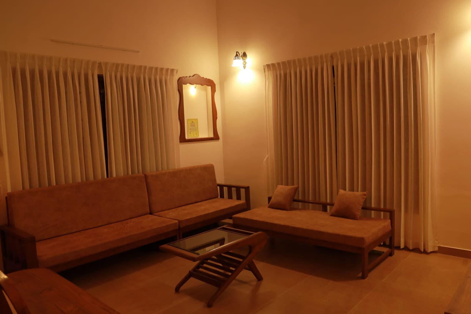 Second view of the living room with day bed